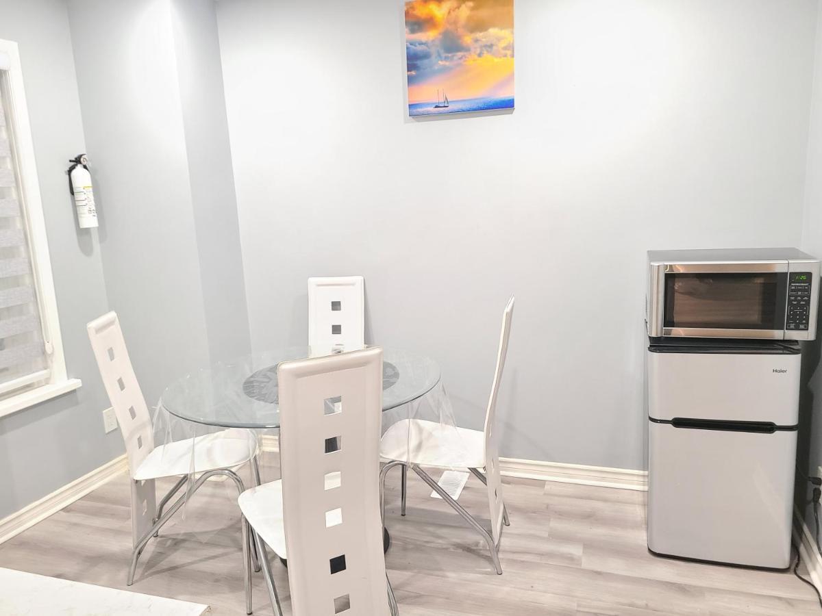 Downtown Ottawa Spacious Room Accommodation מראה חיצוני תמונה