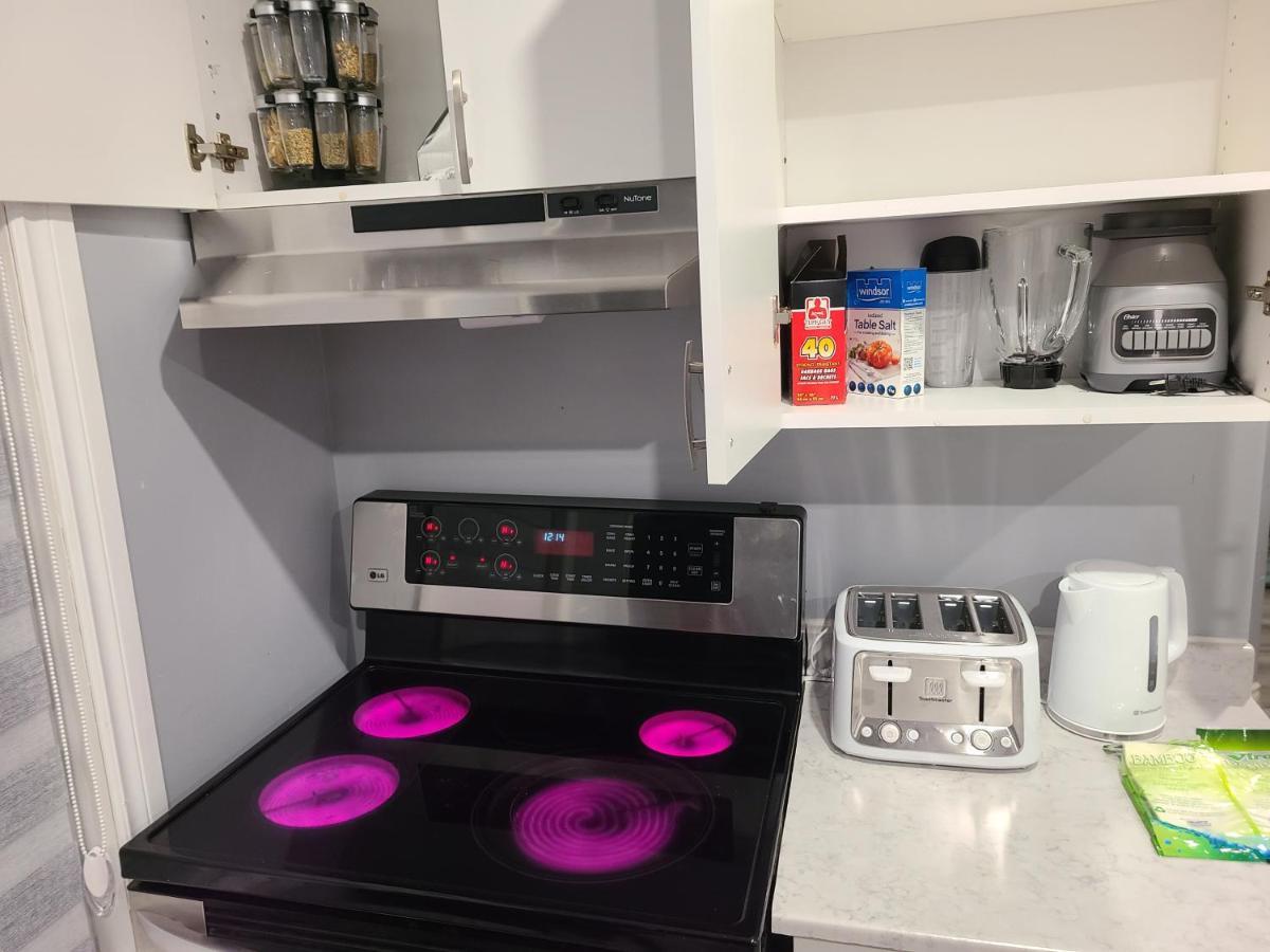 Downtown Ottawa Spacious Room Accommodation מראה חיצוני תמונה